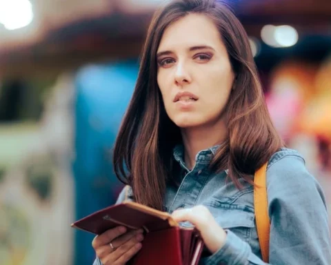 Латвийцы массово отказываются от планирования бюджета, эксперты выражают беспокойство