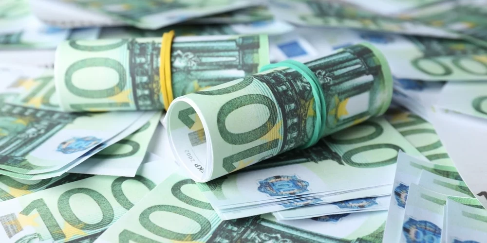 Латвийцы оценивают будущее пенсий, половина предпочитает недвижимость как основной актив