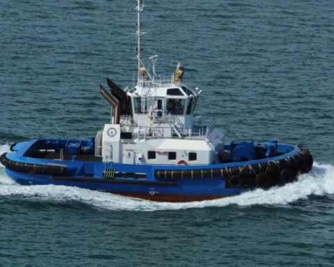 Латвийский тральщик перехватил российское судно "Нина Соколова" в Балтийском море