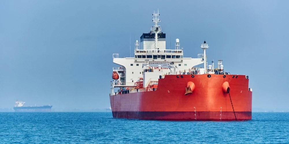 Латвия продолжает обслуживать теневой флот России, несмотря на нарушения безопасности