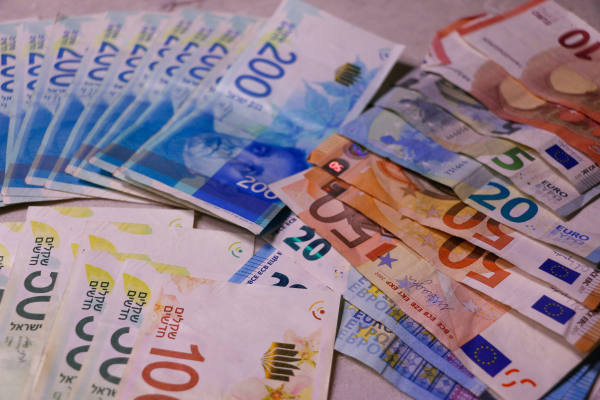 Минфин планирует сократить госрасходы на 844 млн евро в три года