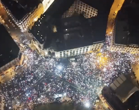 Митинг против насилия в Старой Риге собрал более 10 000 человек 6 ноября