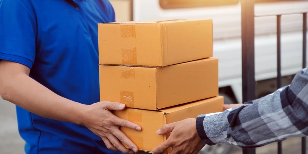 Мошенники выдают себя за курьеров: Venipak Latvija предостерегает от риска в праздничный сезон