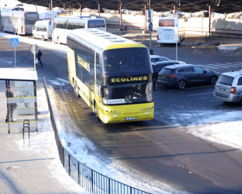 Национальное объединение требует объяснений от министра сообщения о автобусных рейсах в Россию и Белоруссию