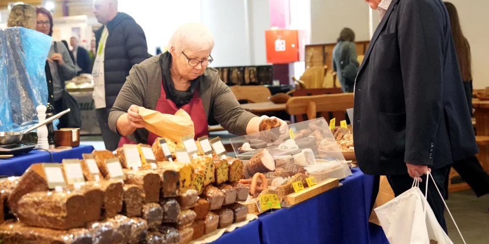 Налоговые изменения, касающиеся всех латвийцев, обсуждаются в Сейме