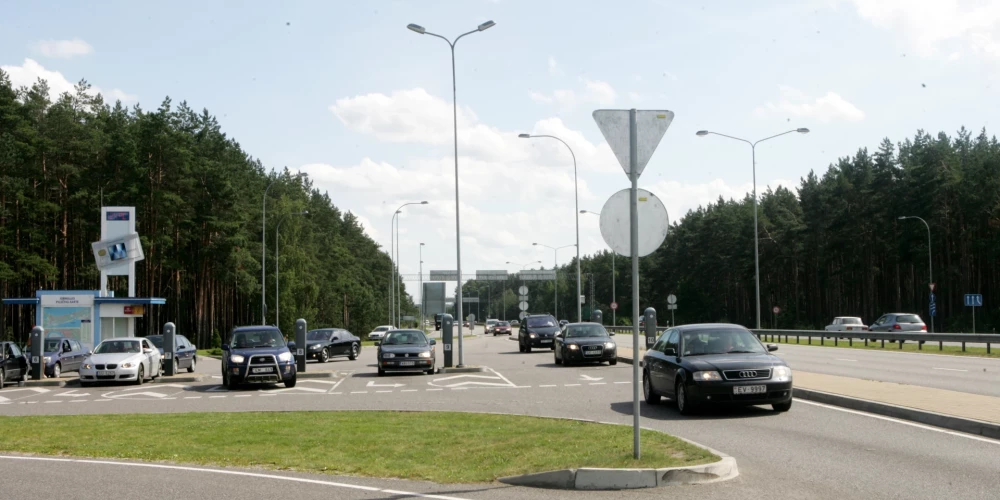 Немка получила штраф в Юрмале из-за ошибки в номере автомобиля несмотря на оплату проезда