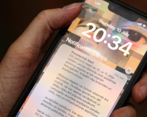 Новое экстренное оповещение в Латвии пробивает беззвучный режим и не требует интернета