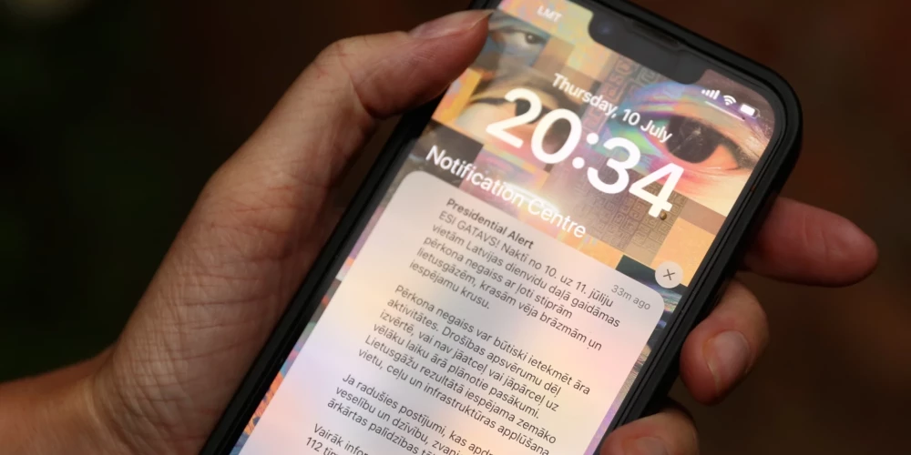 Новое экстренное оповещение в Латвии пробивает беззвучный режим и не требует интернета