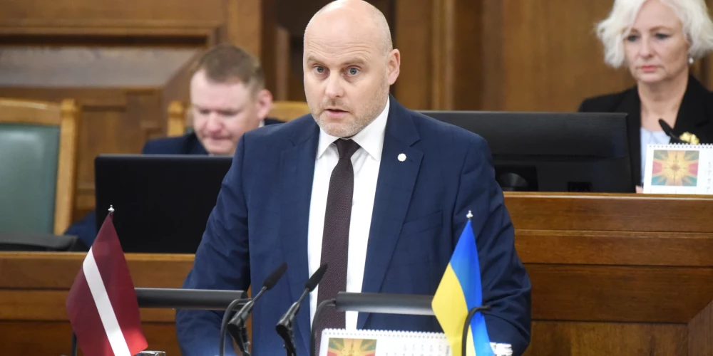 Оппозиционные депутаты считают бюджет Латвии на 2026 год "бюджетом банкротства"