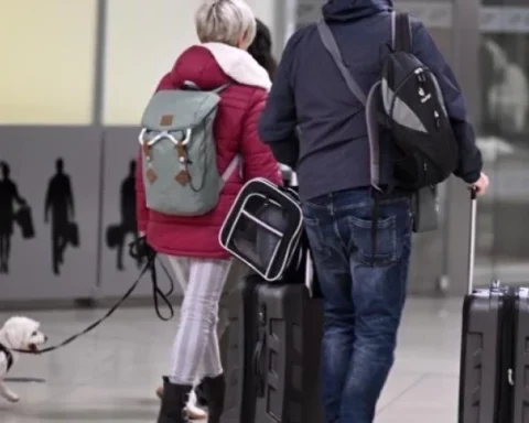 Пассажиры недовольны новым контролем ручной клади и доплатой 30 евро в airBaltic