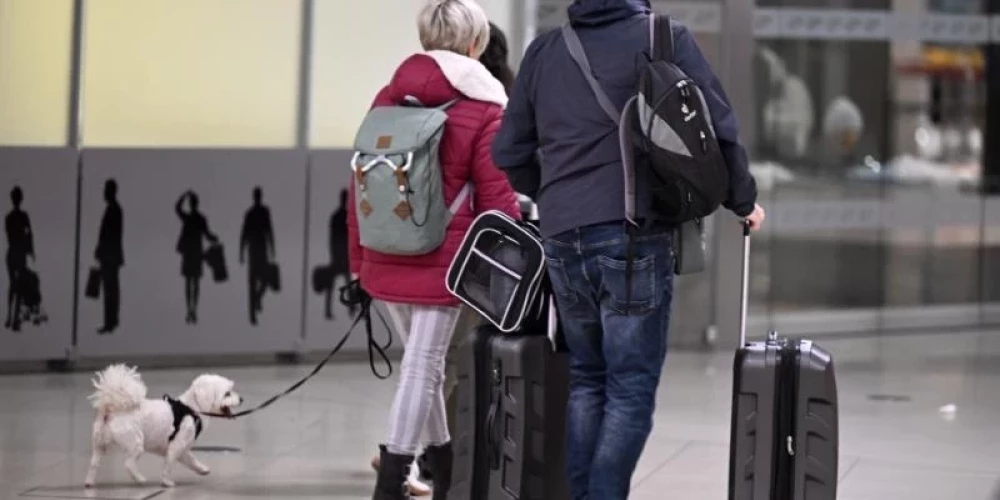 Пассажиры недовольны новым контролем ручной клади и доплатой 30 евро в airBaltic