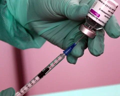 Правительство Латвии "утилизировало" 4 млн евро вместе с ненужными вакцинами от Covid-19