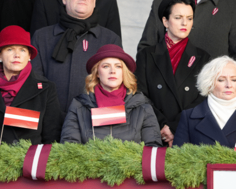 Премьер-министр Латвии отмечает неожиданное «сплочение» в правительственной коалиции