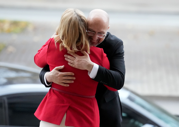 Премьер-министр Латвии прокомментировала ситуацию с отставкой министра сообщения Атиса Швинки