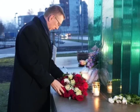 Президент Эдгар Ринкевич почтили память жертв Золитудской трагедии, суд отменил приговор инженеру Сергетсу