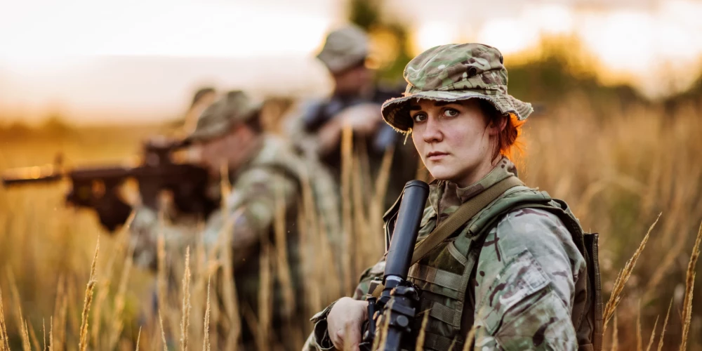 Призыв девушек в армию: обсуждение безопасности и равенства в обязательной службе