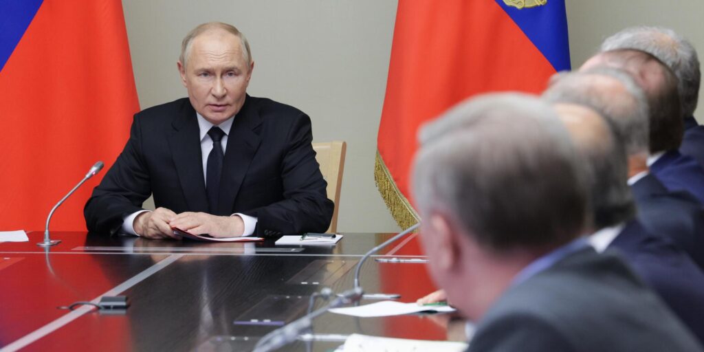 Расследование выявило массовое кумовство в российской власти