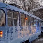 Рига запустила праздничный трамвай: отслеживайте его на онлайн-карте по уникальному символу