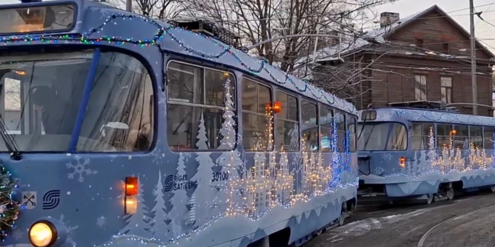 Рига запустила праздничный трамвай: отслеживайте его на онлайн-карте по уникальному символу
