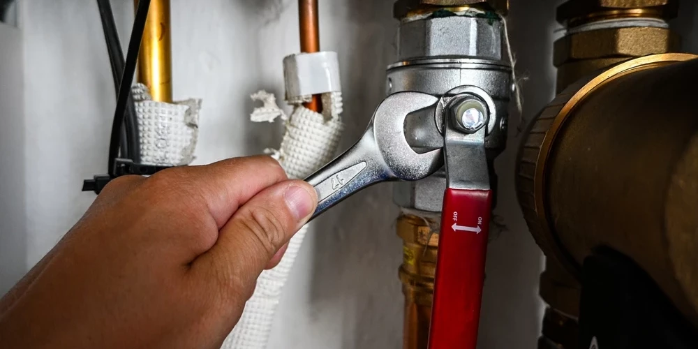 Rīgas ūdens объясняет причины промывки водопроводных сетей в Риге после дезинфекции