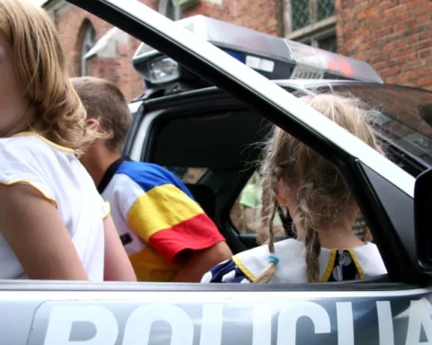 Родители школьников из Адажи благодарят полицию за помощь в сложной ситуации