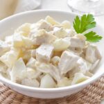 Салат «Гавайский» с курицей и ананасами