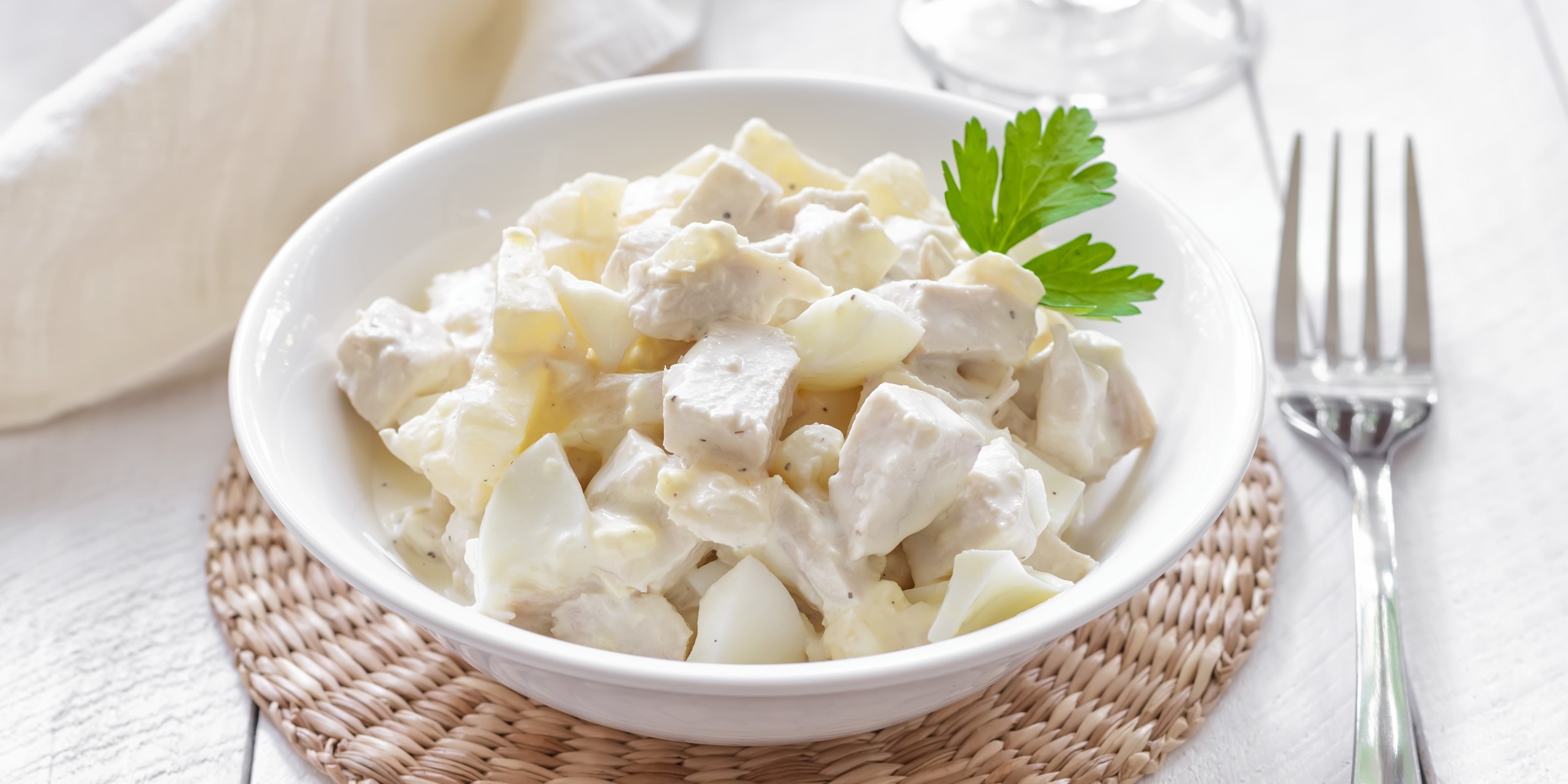 Салат «Гавайский» с курицей и ананасами