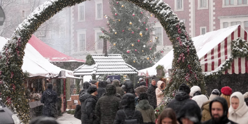 Сегодня на Домской площади открывается рождественская ярмарка с музыкальными выступлениями