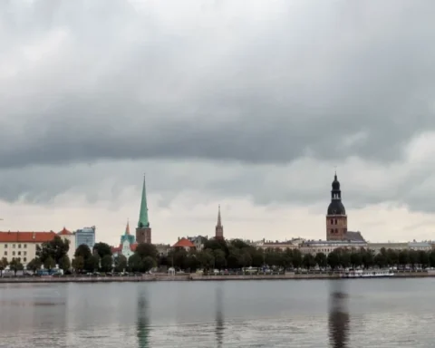 Сегодня в Латвии облачная погода без осадков, температура до +7 градусов