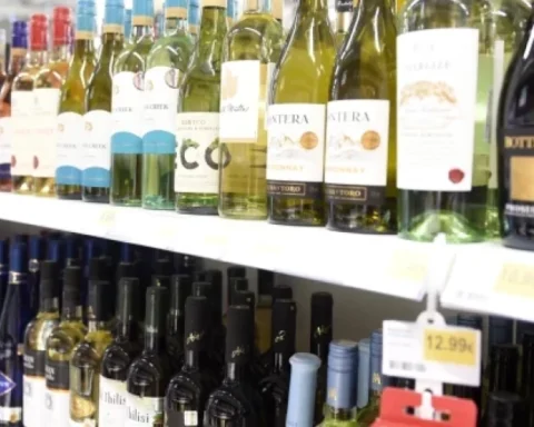 Сейм Латвии одобрил повышение акцизов на алкоголь и табак с 2024 года