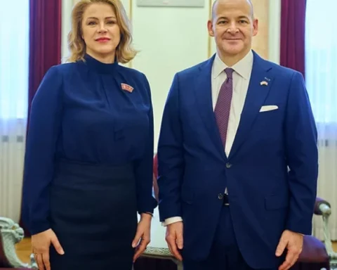 Силиня провела прощальную встречу с послом США в Латвии