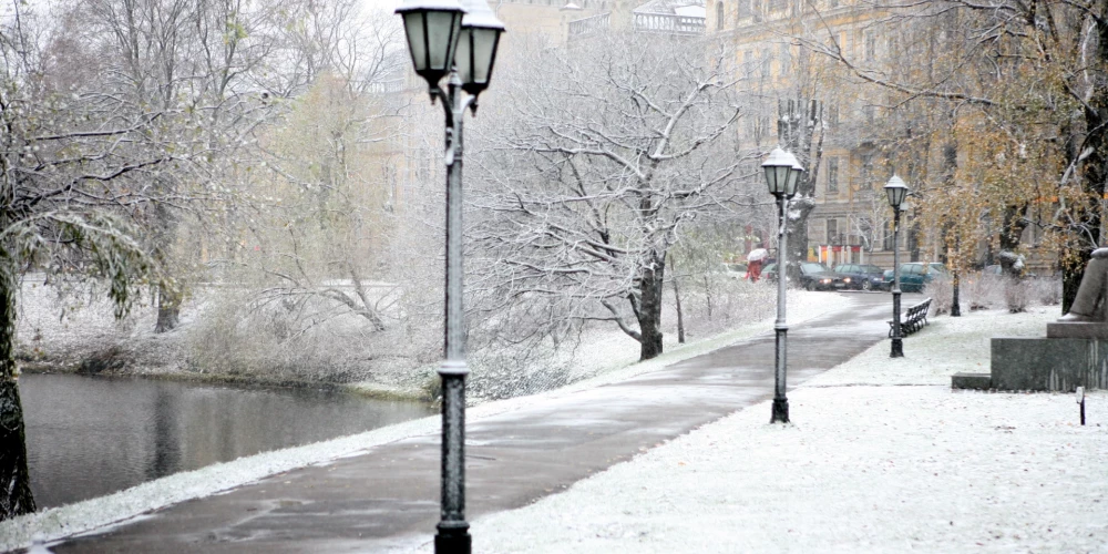 Синоптики прогнозируют первый снег в Латвии уже завтра