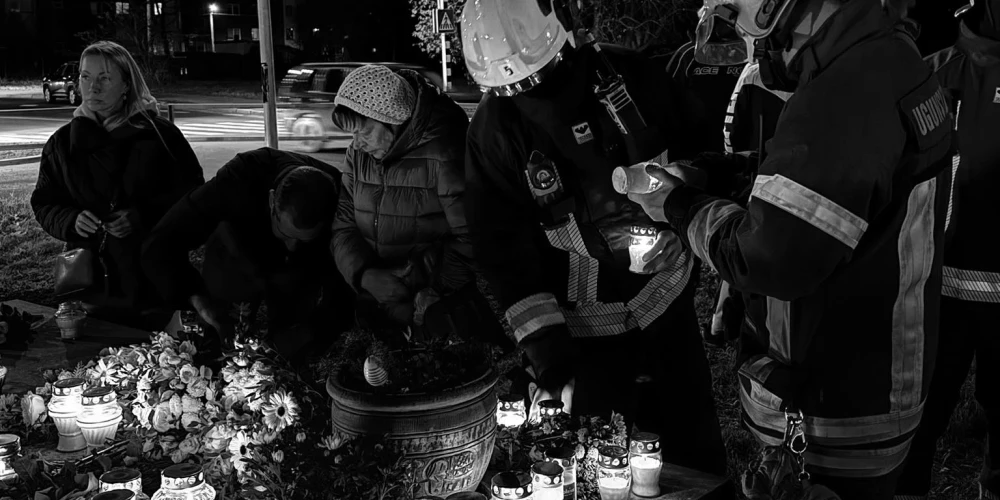 Сирены и свечи: в Золитуде почтили память жертв трагедии с памятным мемориалом