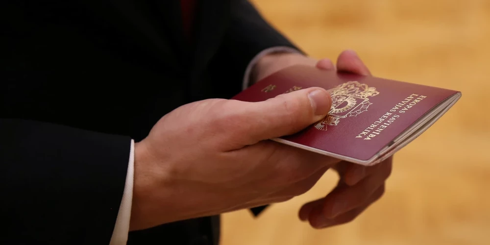 Сириец 15 лет боролся за латвийское гражданство и получил его по специальному закону