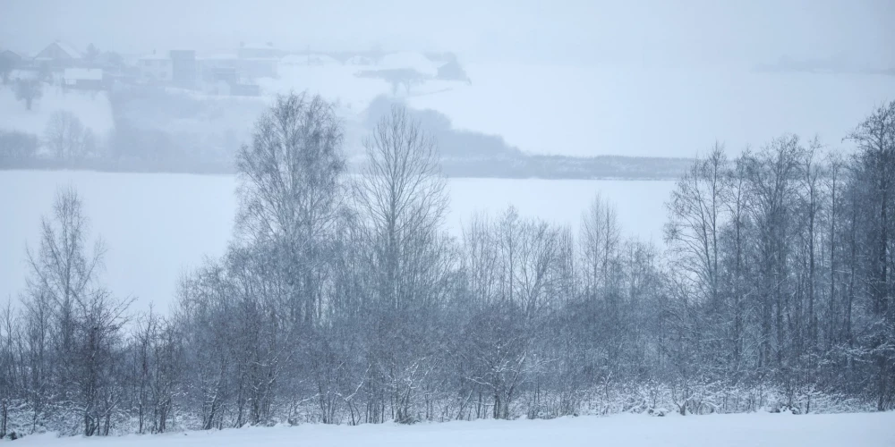 Снегопад ожидается на юго-востоке Латвии в среду, желтое предупреждение