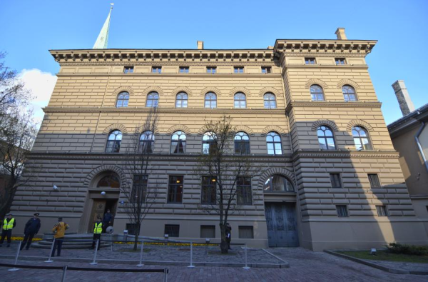 Собраны подписи под инициативой о выдворении нелояльных граждан из Латвии