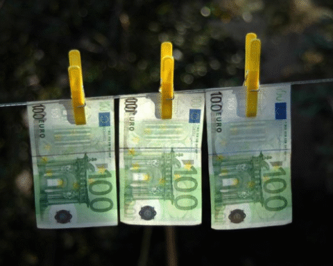 Суд в Латвии разблокировал 80 миллионов евро олигарха из Приднестровья