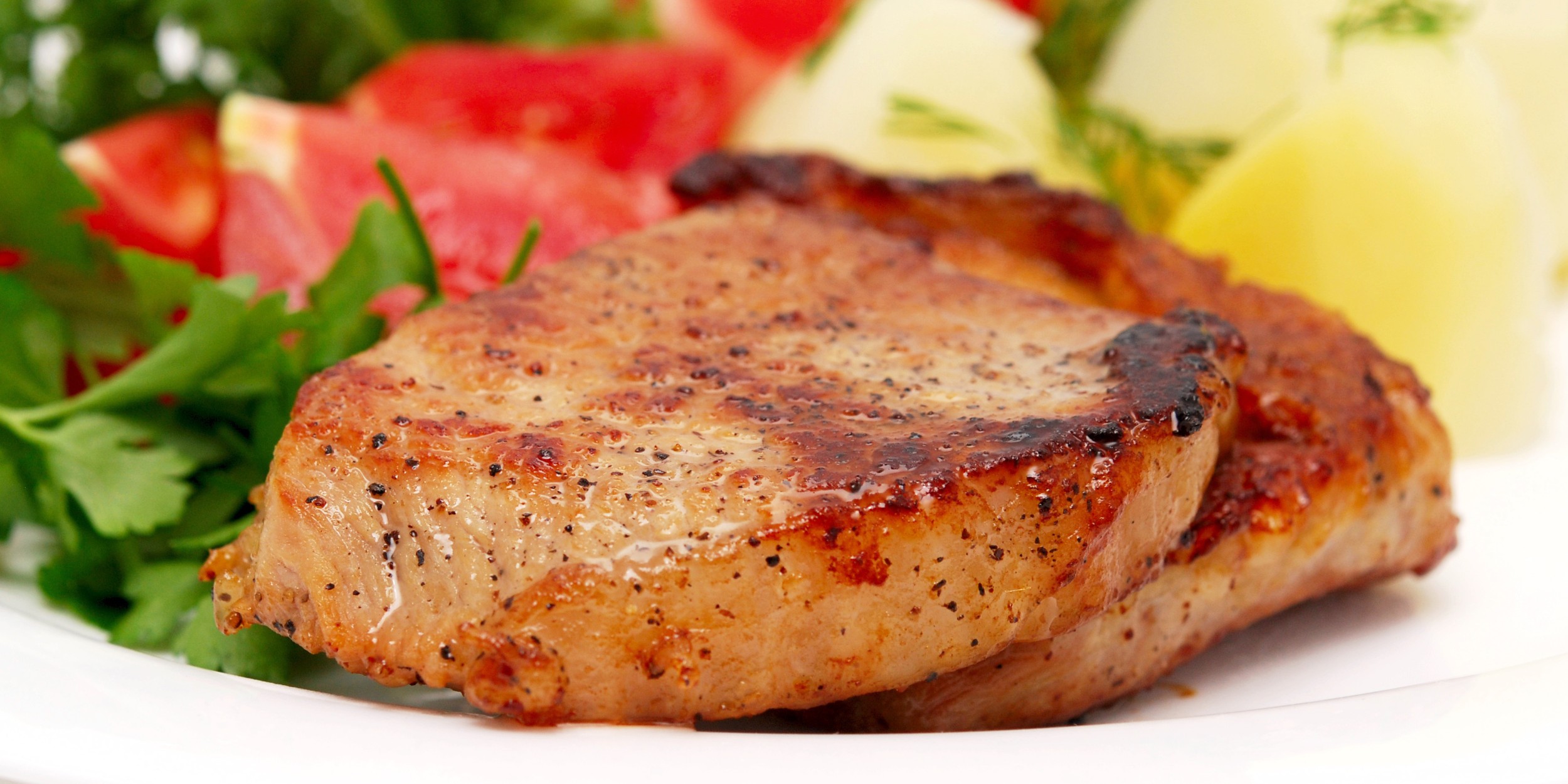 Свинина с масляным соусом готовится за 30 минут