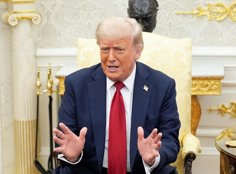 Трамп оскорбил журналистку на борту Air Force One: "Тише, хрюшка"