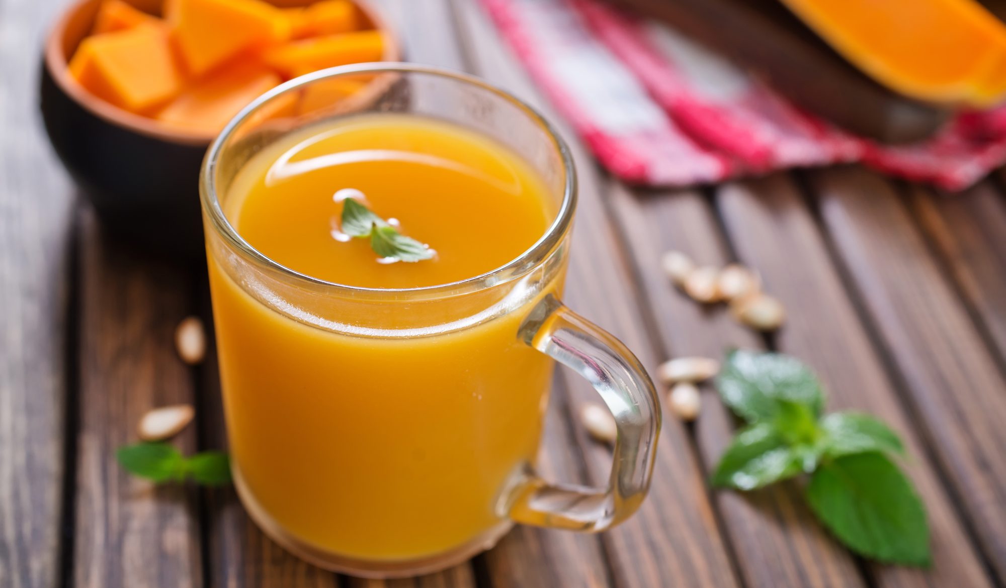 Тыквенно-морковный сок с цитрусами на зиму без использования соковыжималки