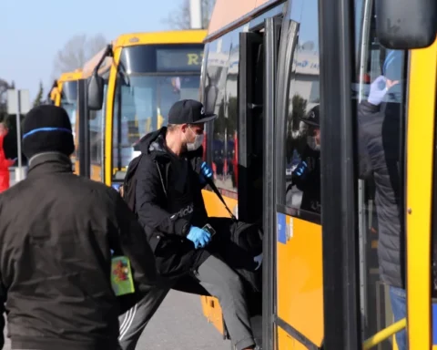 В Елгаве сохранится 20 бесплатных поездок в месяц для малоимущих в 2024 году