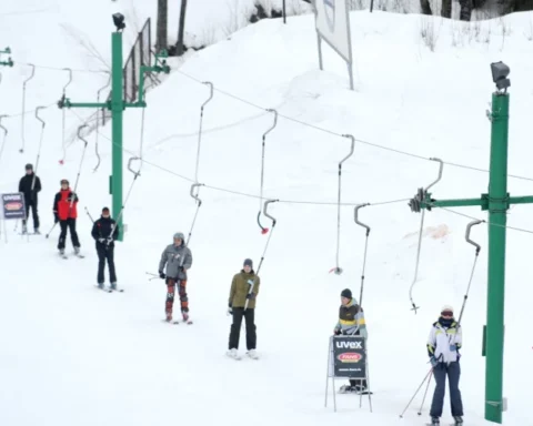 В Латвии начинается обсуждение открытия лыжного сезона
