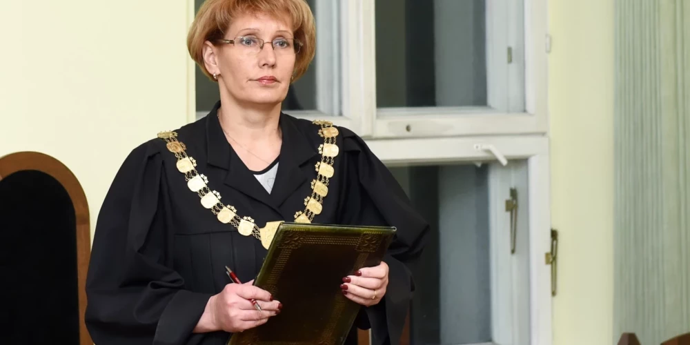 В Латвии судят экс-председателя Рижского районного суда за мошенничество