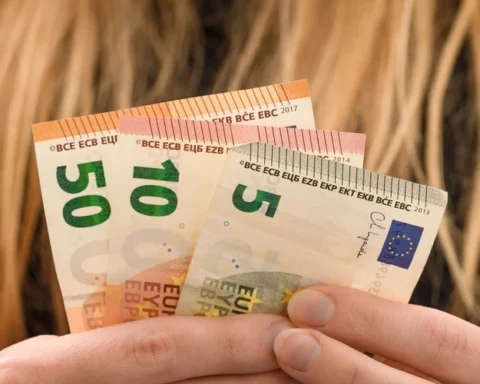 В Латвии в 2024 году увеличат пособия на детей, включая студентов колледжей и вузов