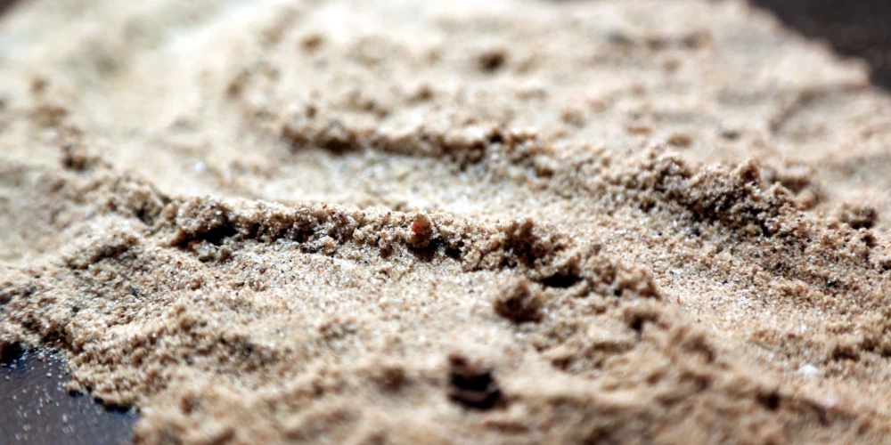 В Риге начнётся раздача песка: адреса пунктов выдачи