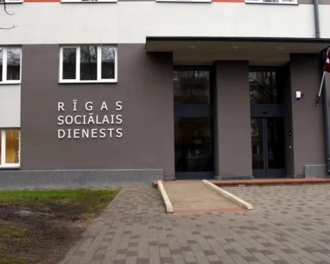 В Риге упростят доступ к социальной помощи: посещение без записи станет возможным