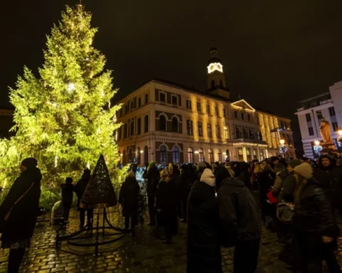 В Юрмале и Риге одновременно зажгут праздничные елки 27 ноября