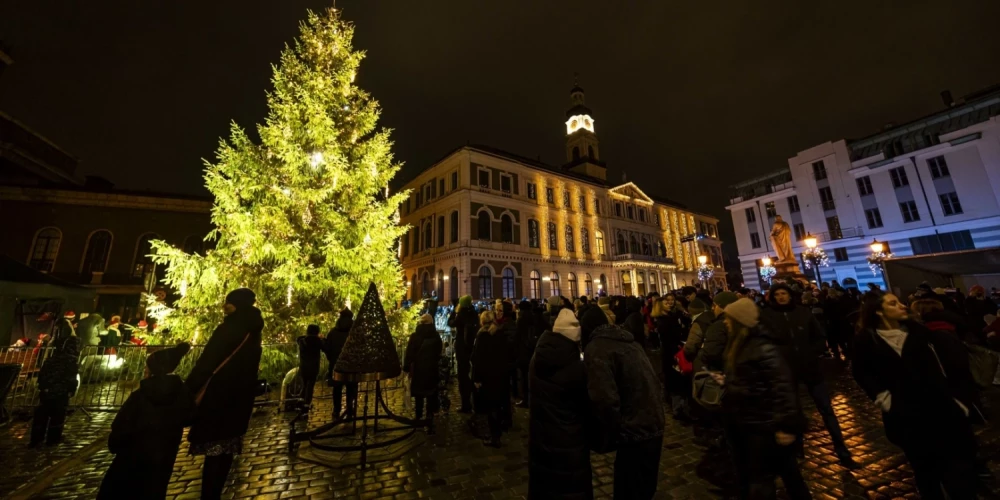 В Юрмале и Риге одновременно зажгут праздничные елки 27 ноября