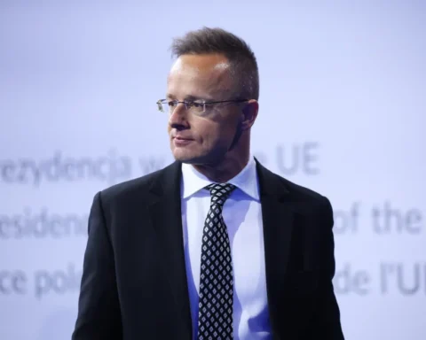 Венгрия под Орбаном: как дипломат Петер Сийярто стал символом системного разворота от Европы