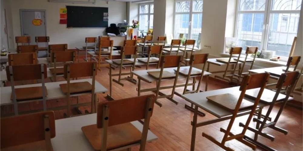 Закрытие двух школ в Латвии: детей больше нет